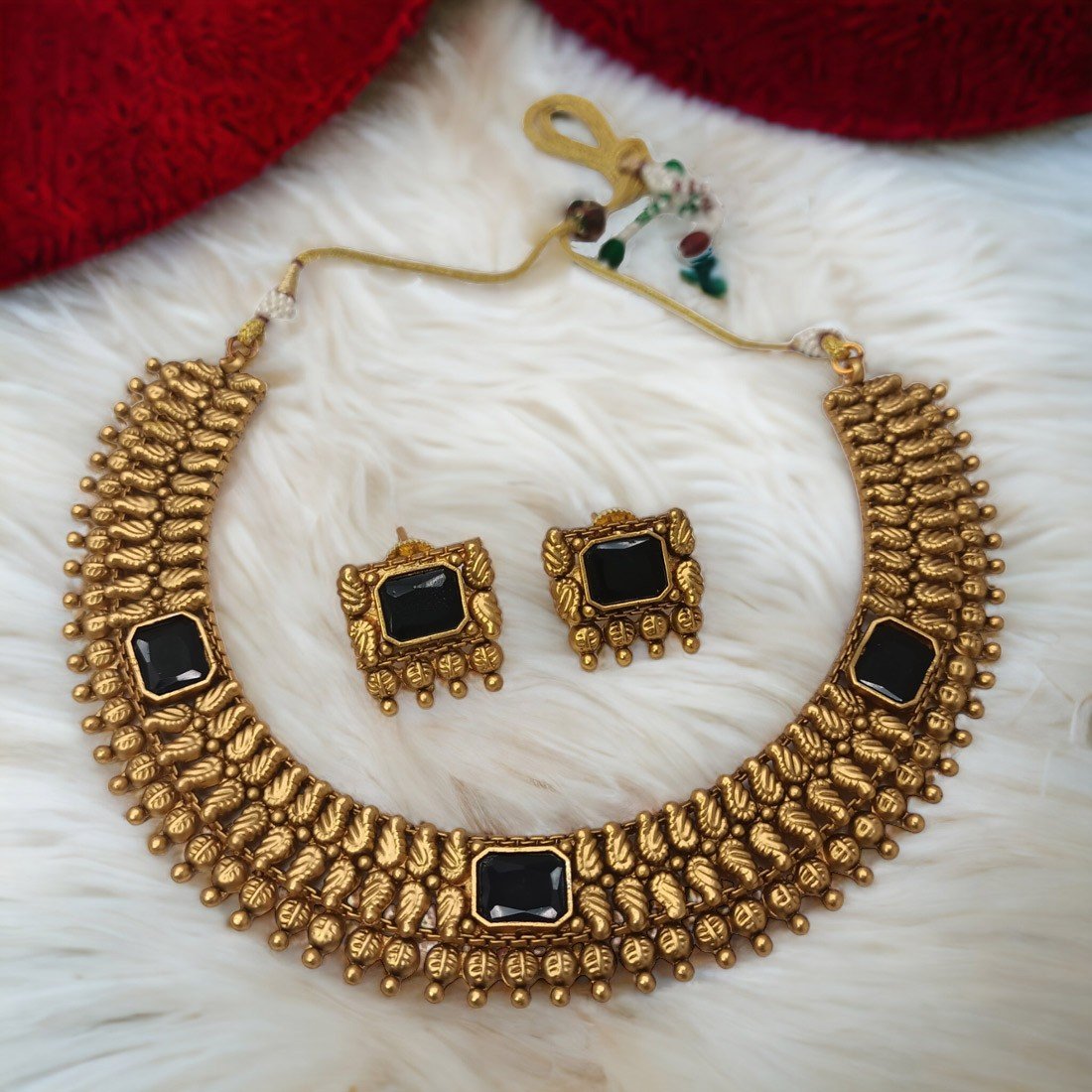 Antique Black Stone Necklace Set at Rs 459/set in Jaipur | ID: 2851947495730