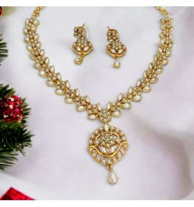 Stylish Gold Plated Pearl Necklace Set