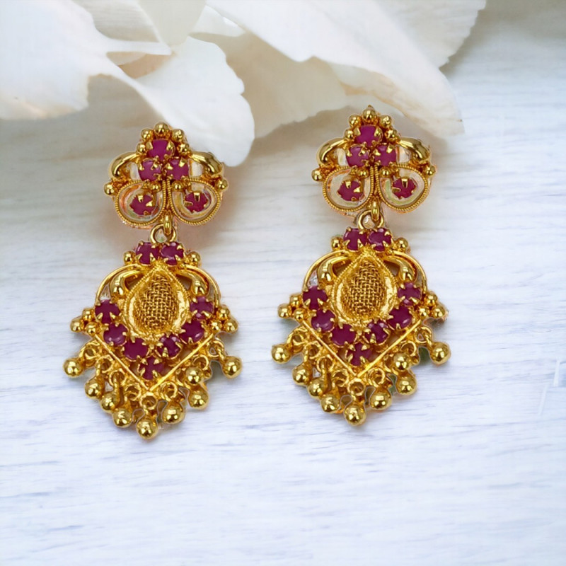 Trendy 2025 earrings online