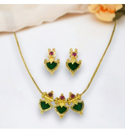 Classic Gold Plated Green Triple Palakka Pendant Necklace