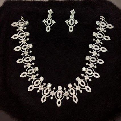 Glorious Silver Tone American Diamond Necklace Set