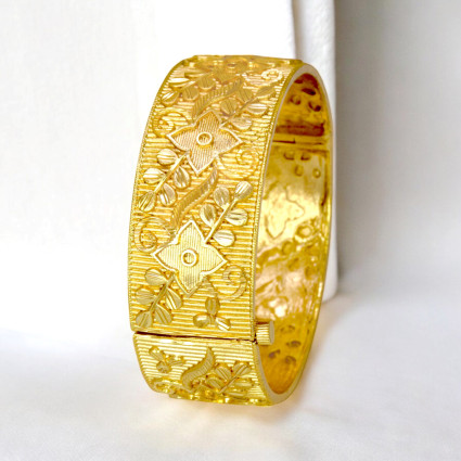 Charming Floral Premium Gold Plated Bridal Screw Bangle