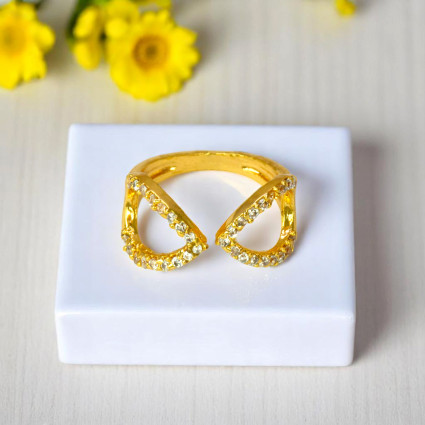 Dual-Triangle Gold-Plated Stone Finger Ring