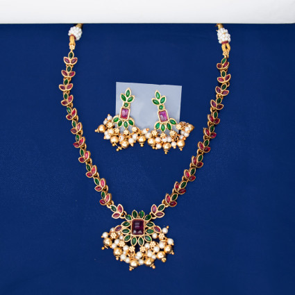 Stunning Antique Floral Kemp Stone Necklace Set