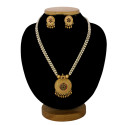 Classy Kemp Stone Pendant Triple Layer Pearl Chain Set