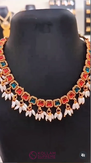 Antique necklace set